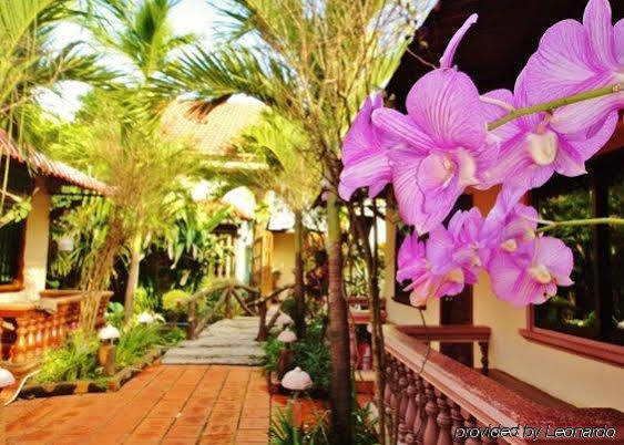 Lotus Lodge Siem Reap Exteriör bild
