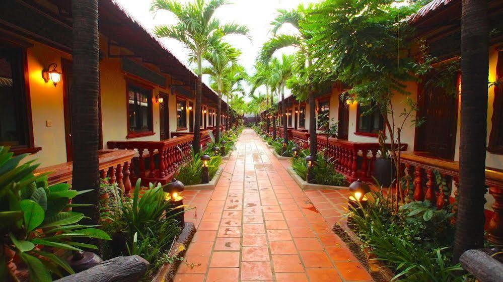 Lotus Lodge Siem Reap Exteriör bild