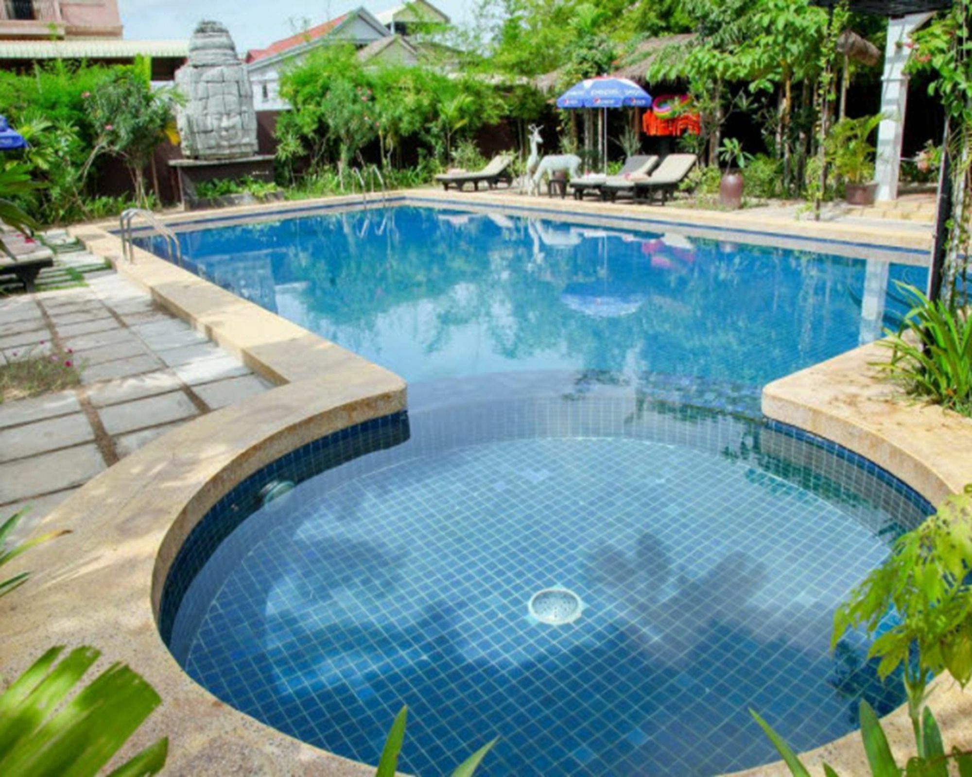 Lotus Lodge Siem Reap Exteriör bild