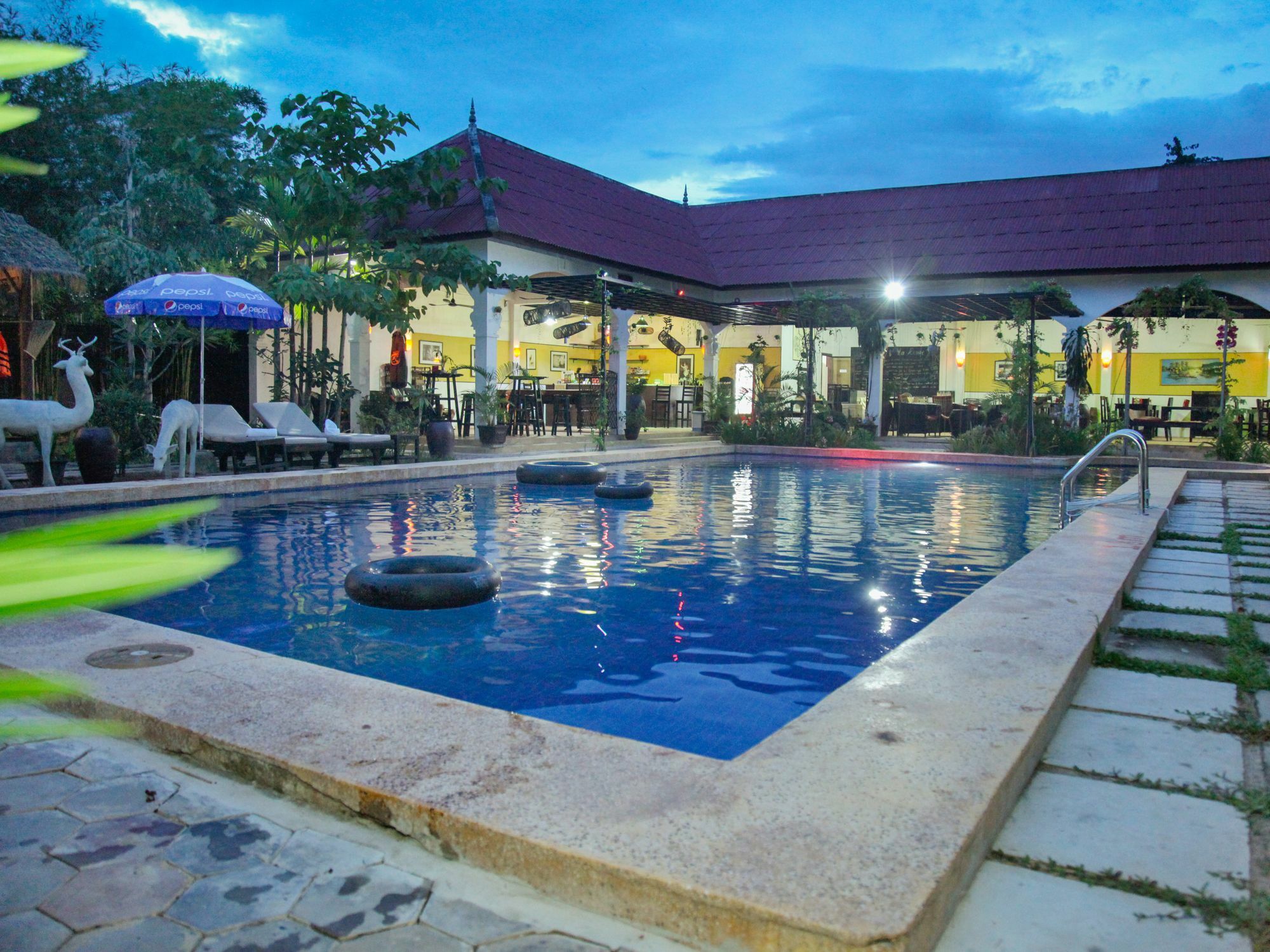 Lotus Lodge Siem Reap Exteriör bild